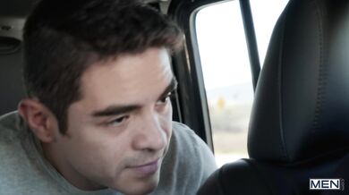 Cliente gay inculato da autista  a pagamento