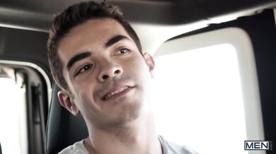 Cliente gay inculato da autista  a pagamento