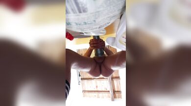 Ragazzo di 24 anni scopa un flashlight