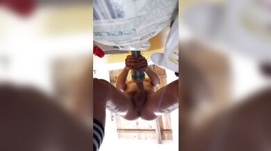 Ragazzo di 24 anni scopa un flashlight