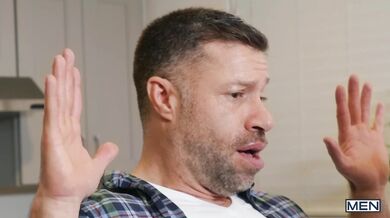 Bel ragazzo tuttofare gay per marito solo