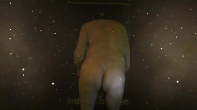 Mi piace esibirmi nudo