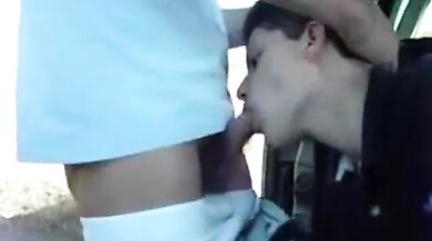 Gran pompino gay all'aperto