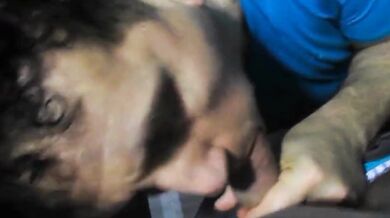 Andy succhia il cazzo a un rifugiato arabo