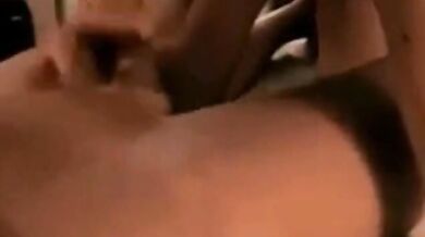 18enne succhia il cazzo grosso del suo migliore amico...