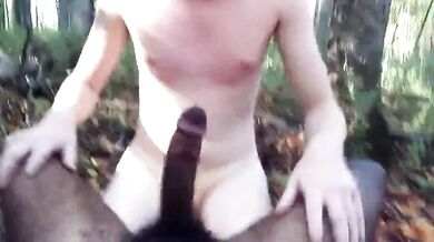 Sega e pompino outdoor di coppia gay interrazziale