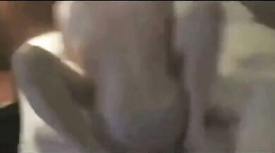 Twink succhia il cazzo del partner e poi lo incula