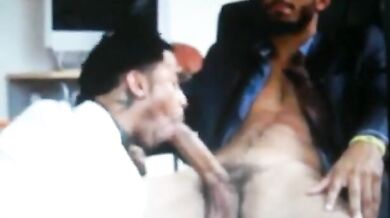 Pompino  a un cazzone nero di 12 pollici