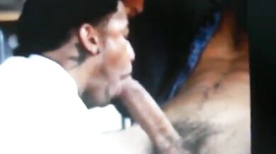 Pompino  a un cazzone nero di 12 pollici