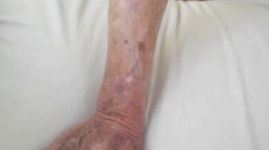 Nonno succhia cazzone nero