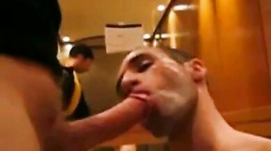 Pompino a cazzo enorme