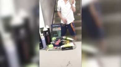 Giovane cinese si masturba