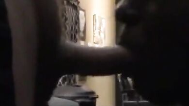 Bel nero ingoia la sborra di cazzi bianchi