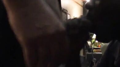 Bel nero ingoia la sborra di cazzi bianchi