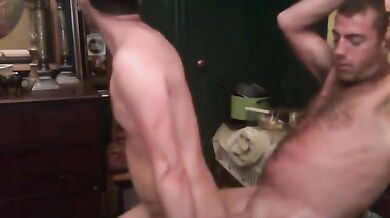 Bell'insegnante incula studente frocio