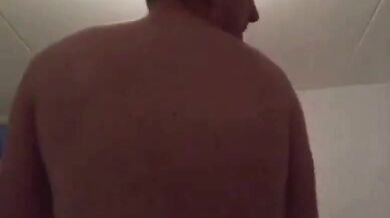 Papà mi scopa il culo nudo