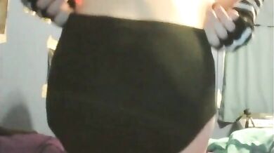 Metto in mostra il mio dolce culo!