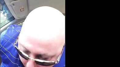 Succhio un bel cazzone nero la mattina presto al parco