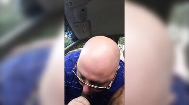 Succhio un bel cazzone nero la mattina presto al parco