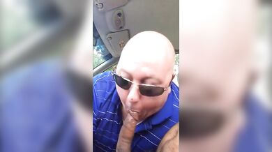 Succhio un bel cazzone nero la mattina presto al parco