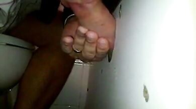 Succhia un cazzo con ingoio...