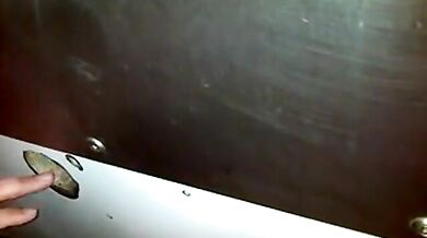 Succhia un cazzo con ingoio...