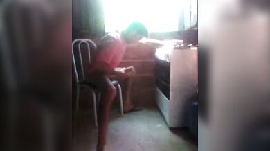 Brasiliano succhia da solo il suo cazzo enorme