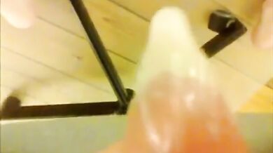 Bel ragazzo scandinavo si masturba