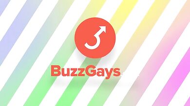 Piccolo cazzo piscia a gogò