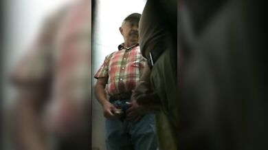 Anziani si segano in bagno