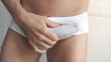 Slip che nasconde un cazzo enorme