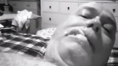 Maturo scopa con giovane asiatico