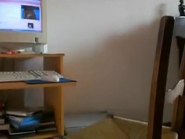 Ragazzo che si sega in cam