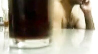 Mi piace succhiargli il cazzo mentre lui è al telefono