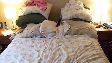 Sissy si masturba il cazzo