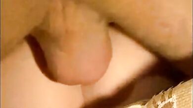 Giovane biondo inculato con creampie