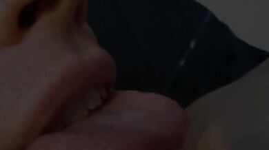 Ingoia il suo sperma appiccicoso