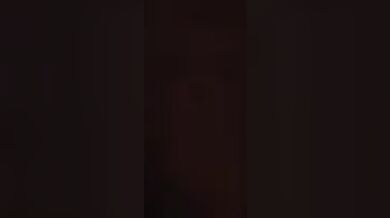 La mia ragazza transessuale mi scopa con il suo cazzo duro